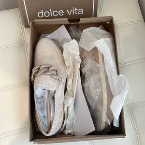 Jhenee Dune Suede Sneaker